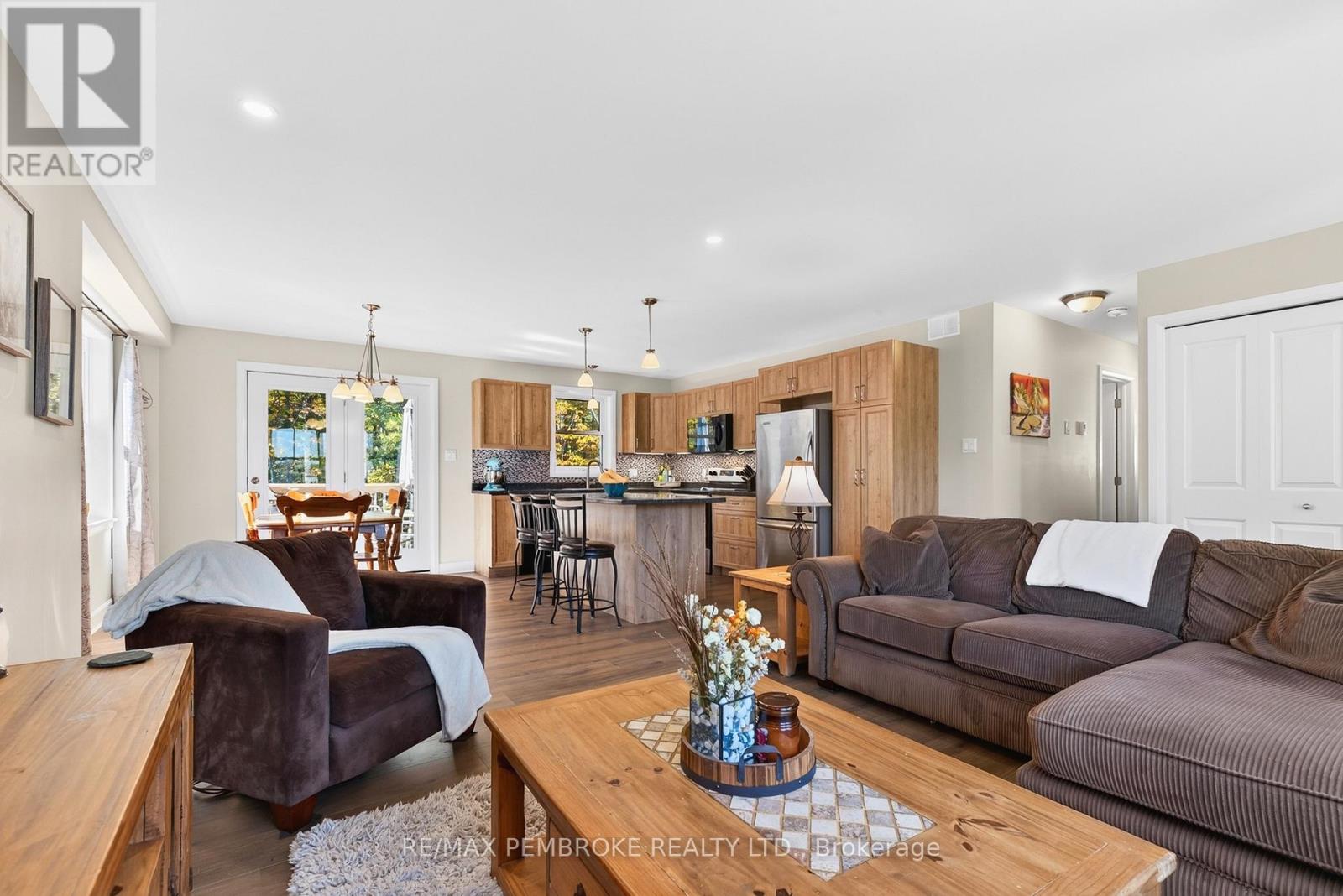 46 Terrance Drive, Petawawa, Ontario  K8H 0H3 - Photo 12 - X13858130