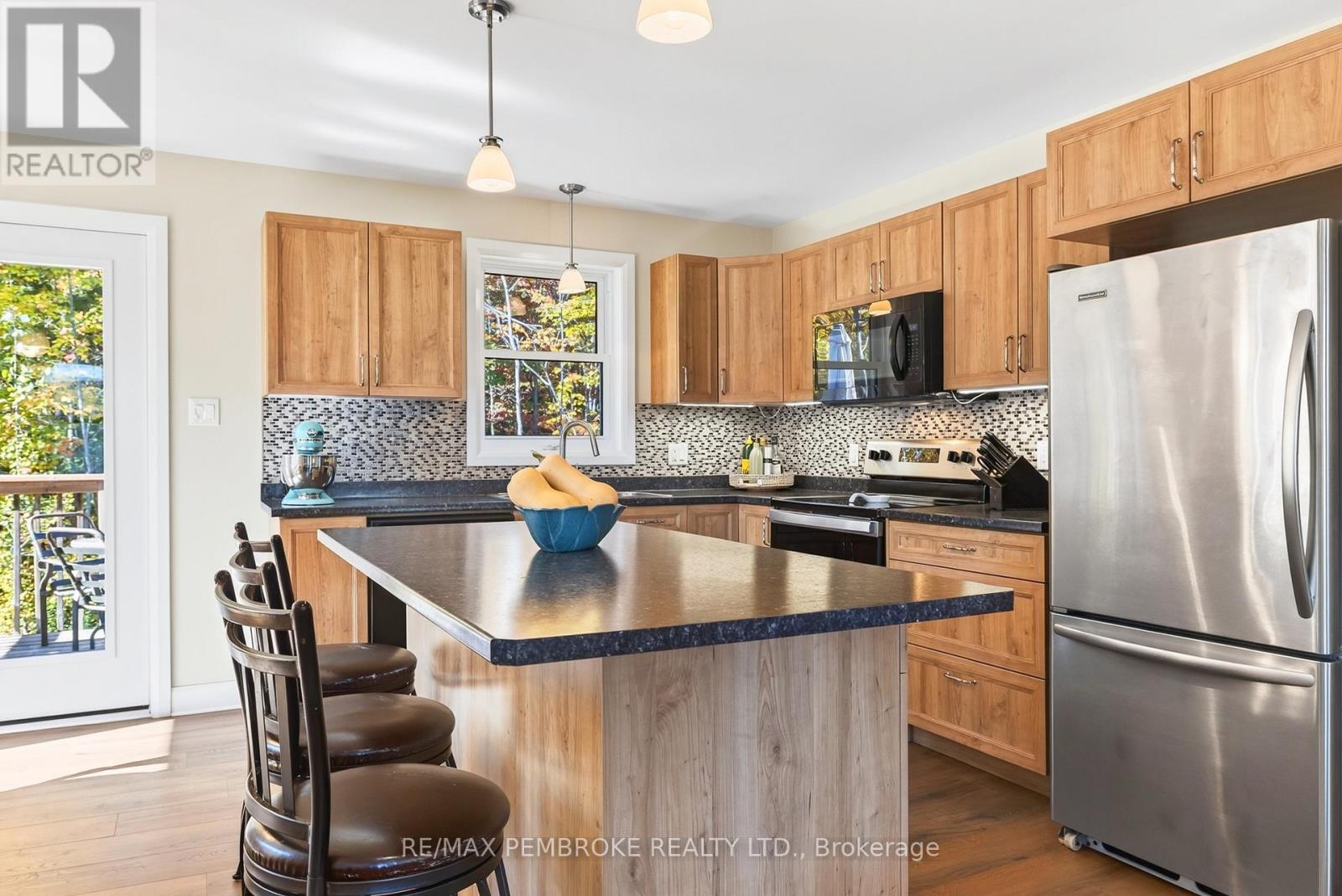 46 Terrance Drive, Petawawa, Ontario  K8H 0H3 - Photo 14 - X13858130