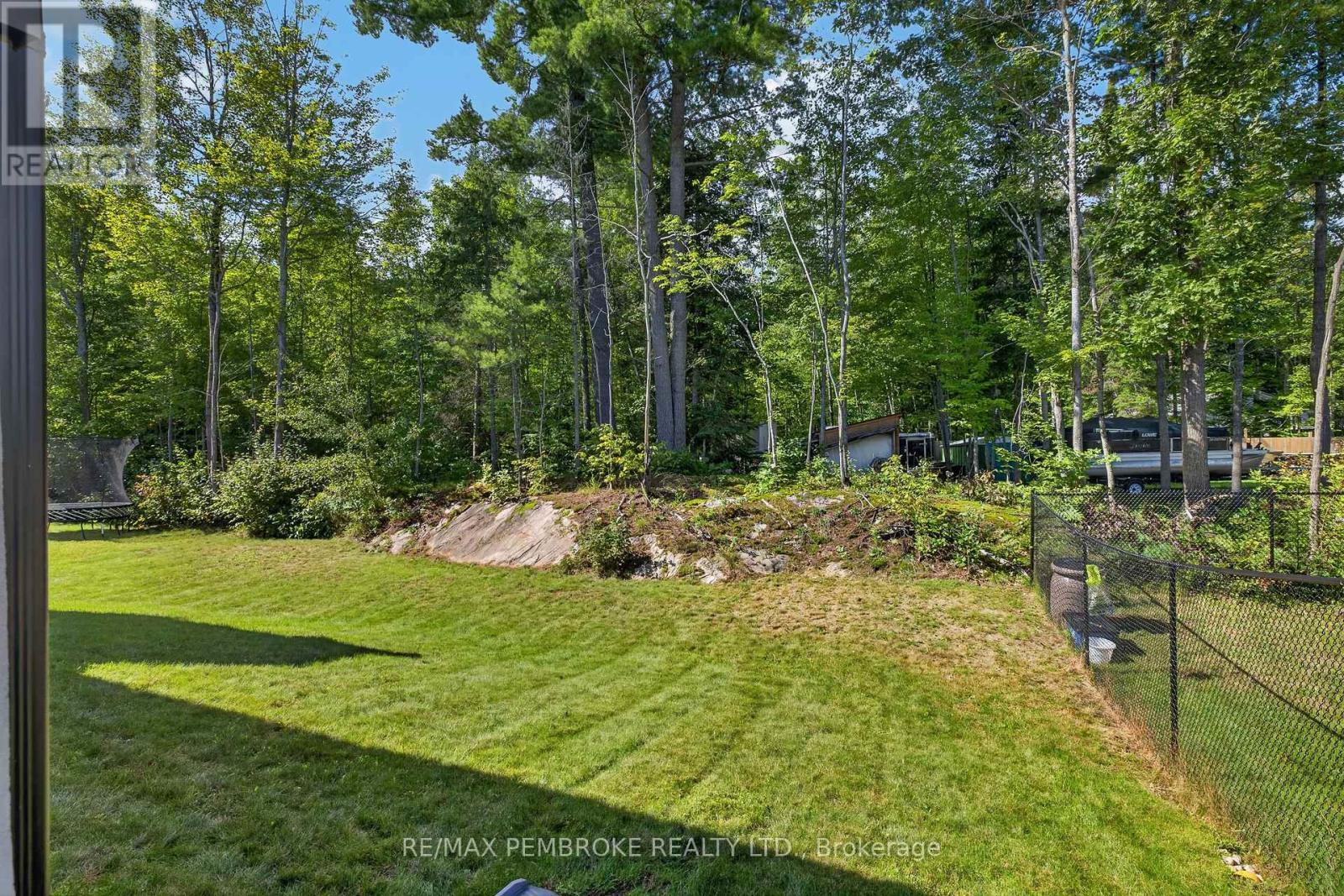 46 Terrance Drive, Petawawa, Ontario  K8H 0H3 - Photo 6 - X13858130