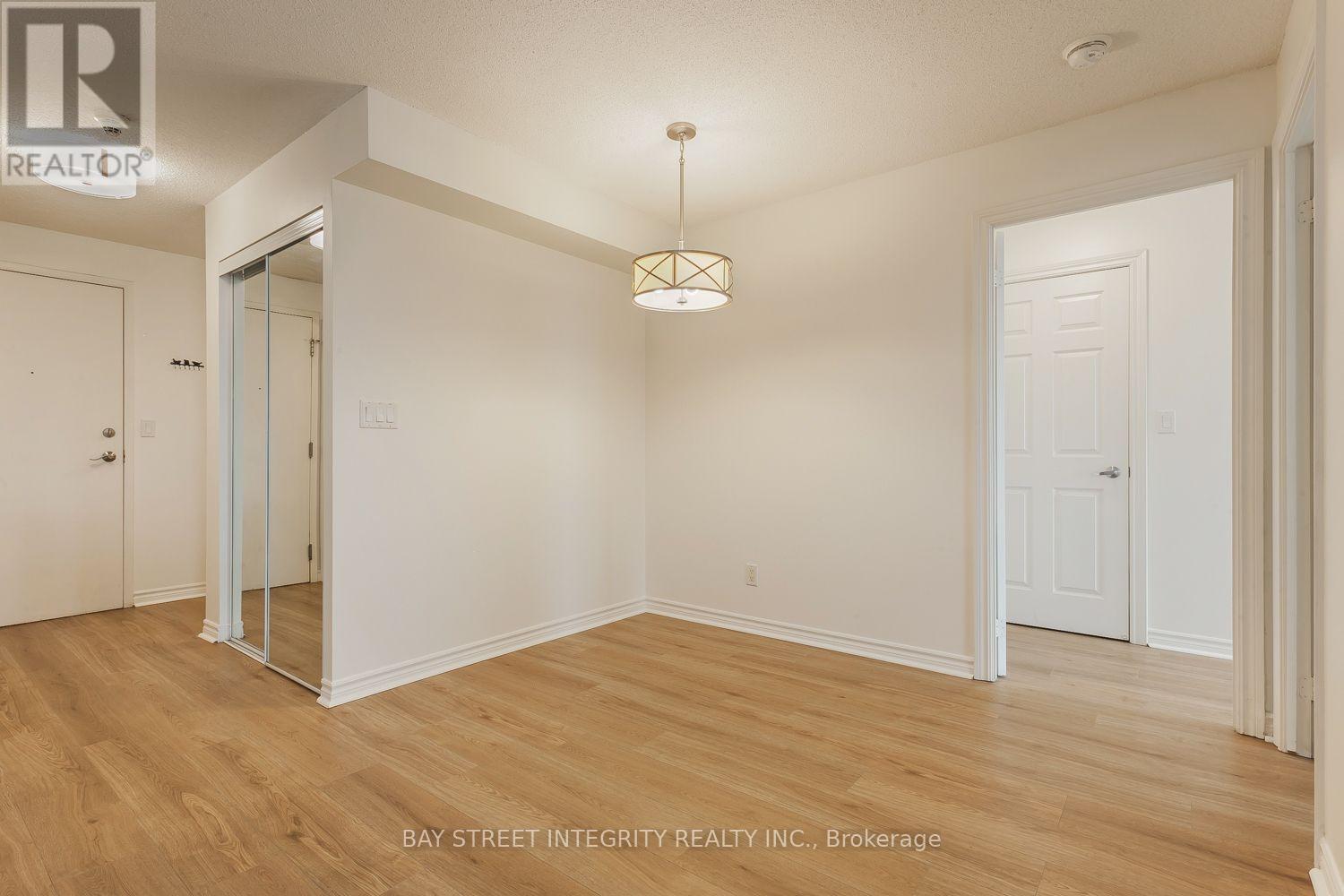 2328 - 3888 Duke Of York Boulevard, Mississauga, Ontario  L5B 4P5 - Photo 13 - W13858118