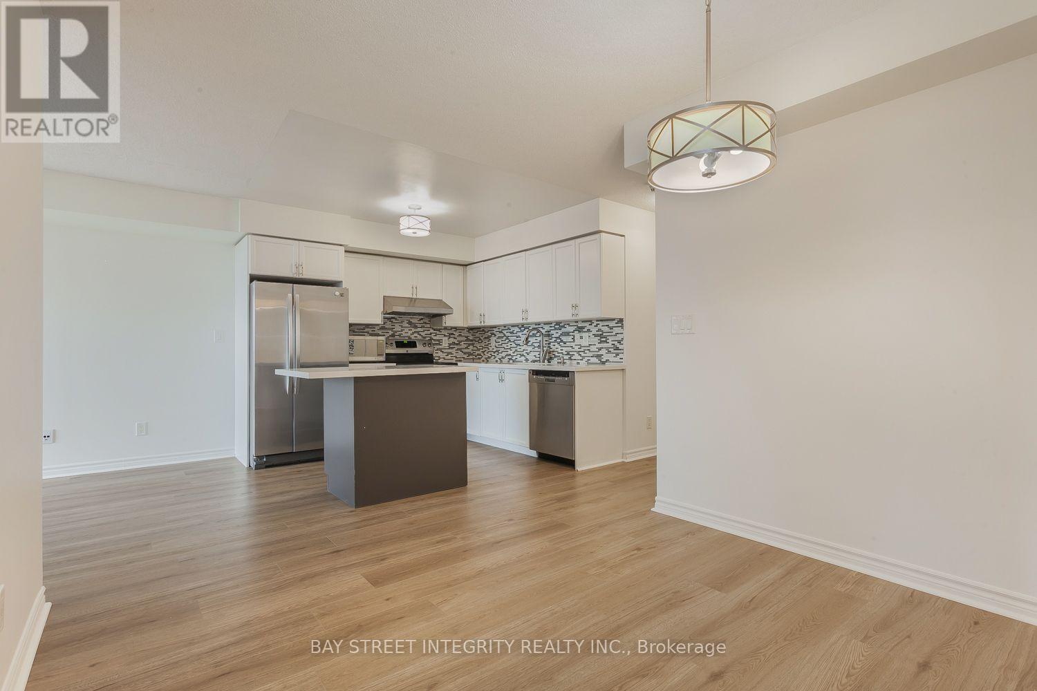 2328 - 3888 Duke Of York Boulevard, Mississauga, Ontario  L5B 4P5 - Photo 4 - W13858118