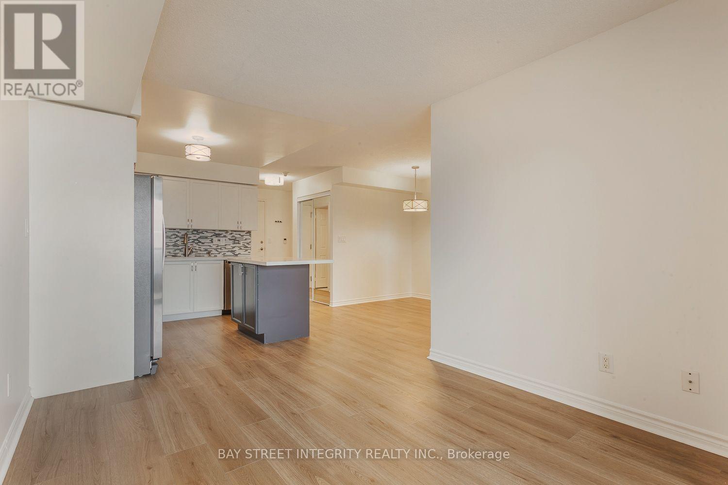 2328 - 3888 Duke Of York Boulevard, Mississauga, Ontario  L5B 4P5 - Photo 5 - W13858118