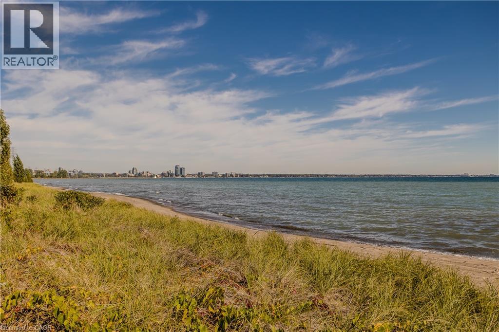 849 BEACH Boulevard, Hamilton, Ontario