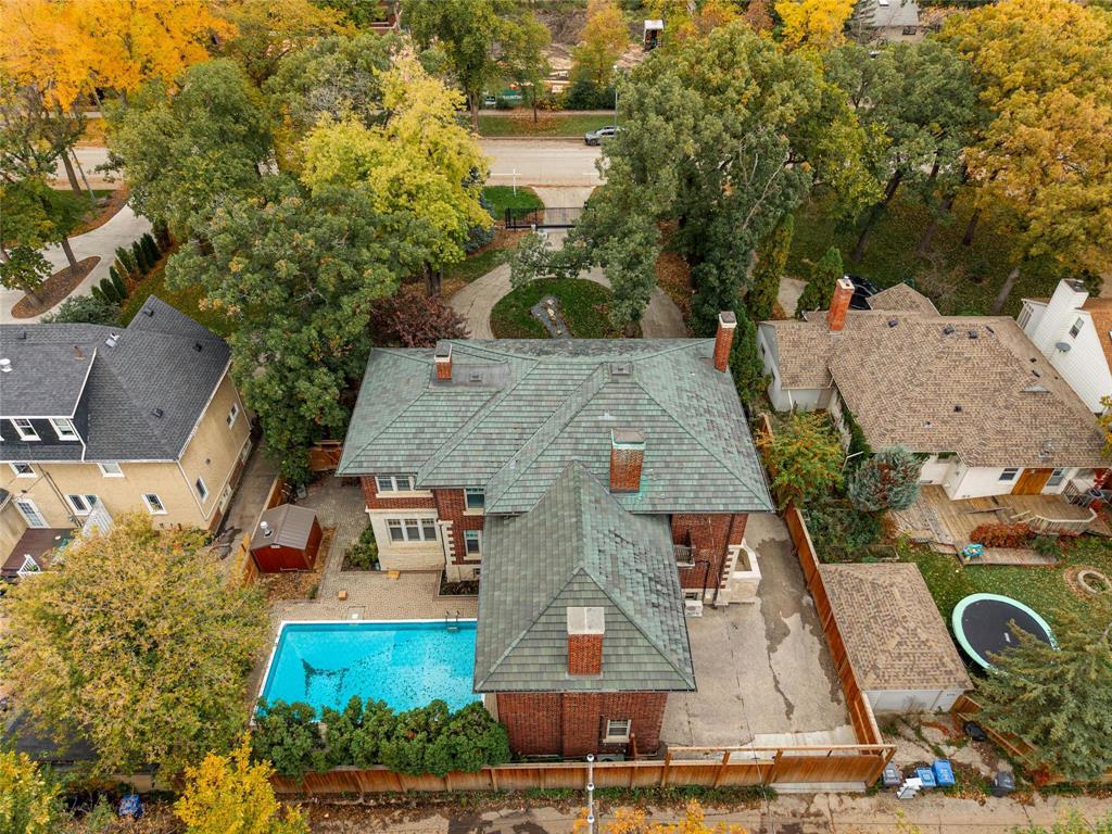 680 Wellington Crescent, Winnipeg, Manitoba R3M 0C2 - Photo 5 - 202624445