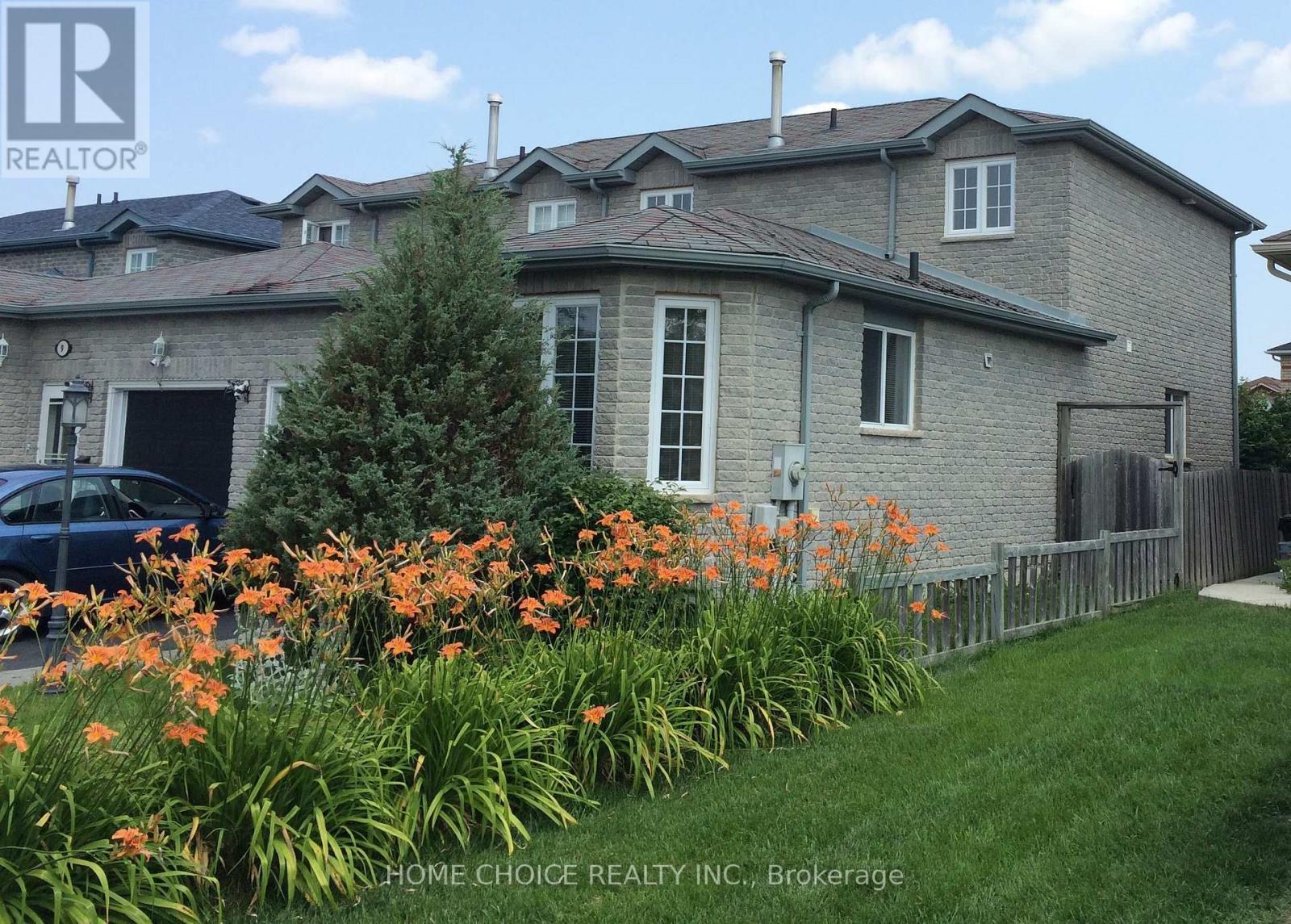 11 VIOLET STREET, Barrie, Ontario