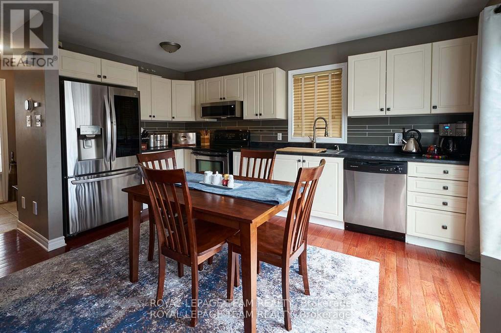 207 Burnaby Drive, Ottawa, Ontario K2S 0K1 - Photo 3 - X13858152