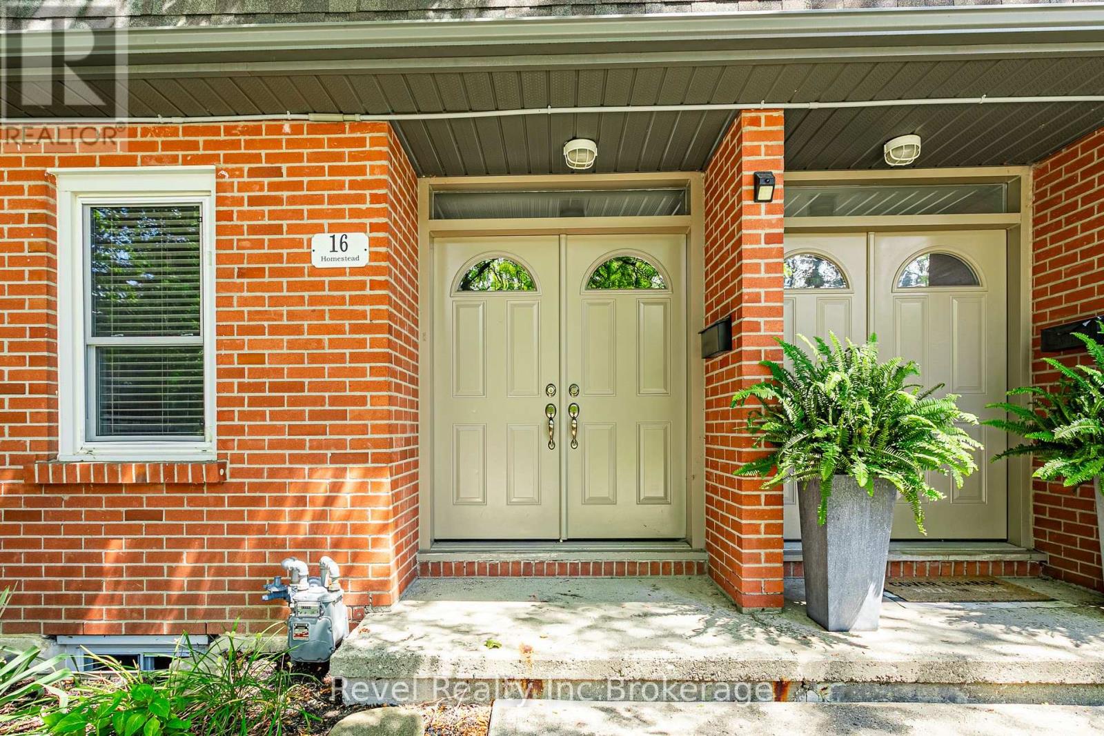 16 Homestead Crescent, London North (North F), Ontario  N6G 2E4 - Photo 2 - X13858134