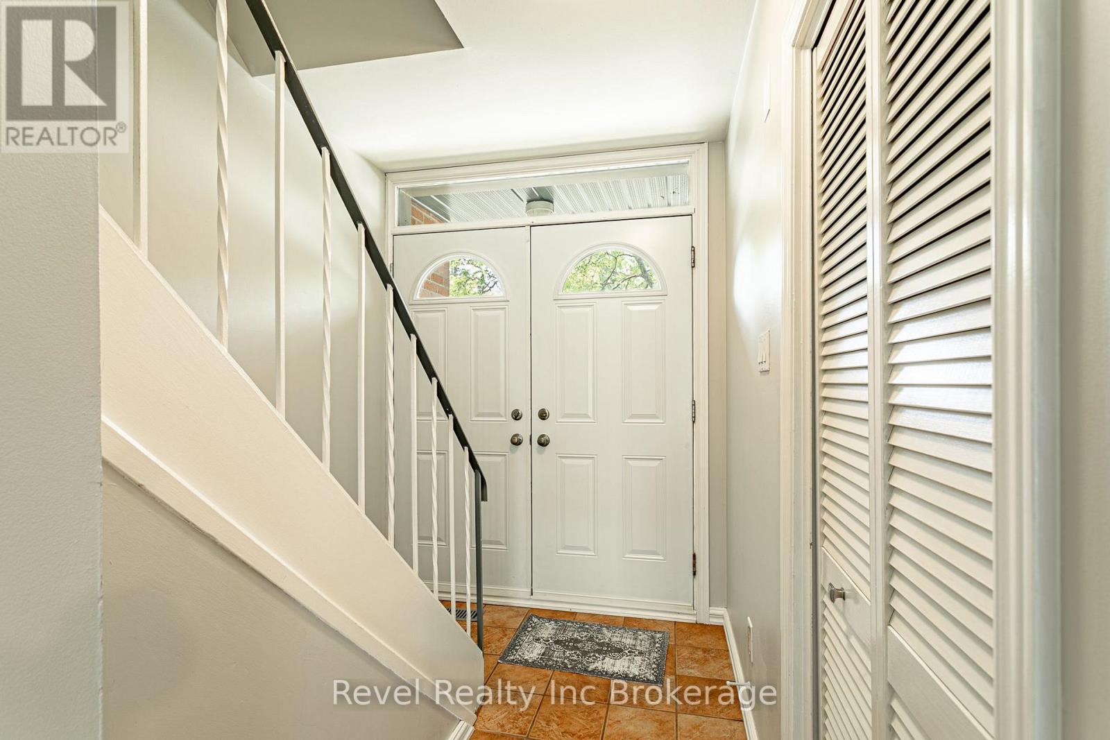 16 Homestead Crescent, London North (North F), Ontario  N6G 2E4 - Photo 3 - X13858134