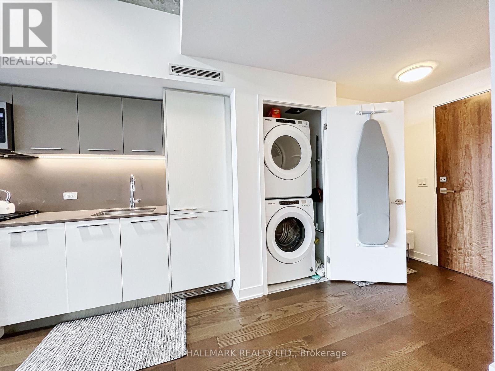 429 - 30 Baseball Place, Toronto, Ontario  M4M 0E8 - Photo 9 - E13858154