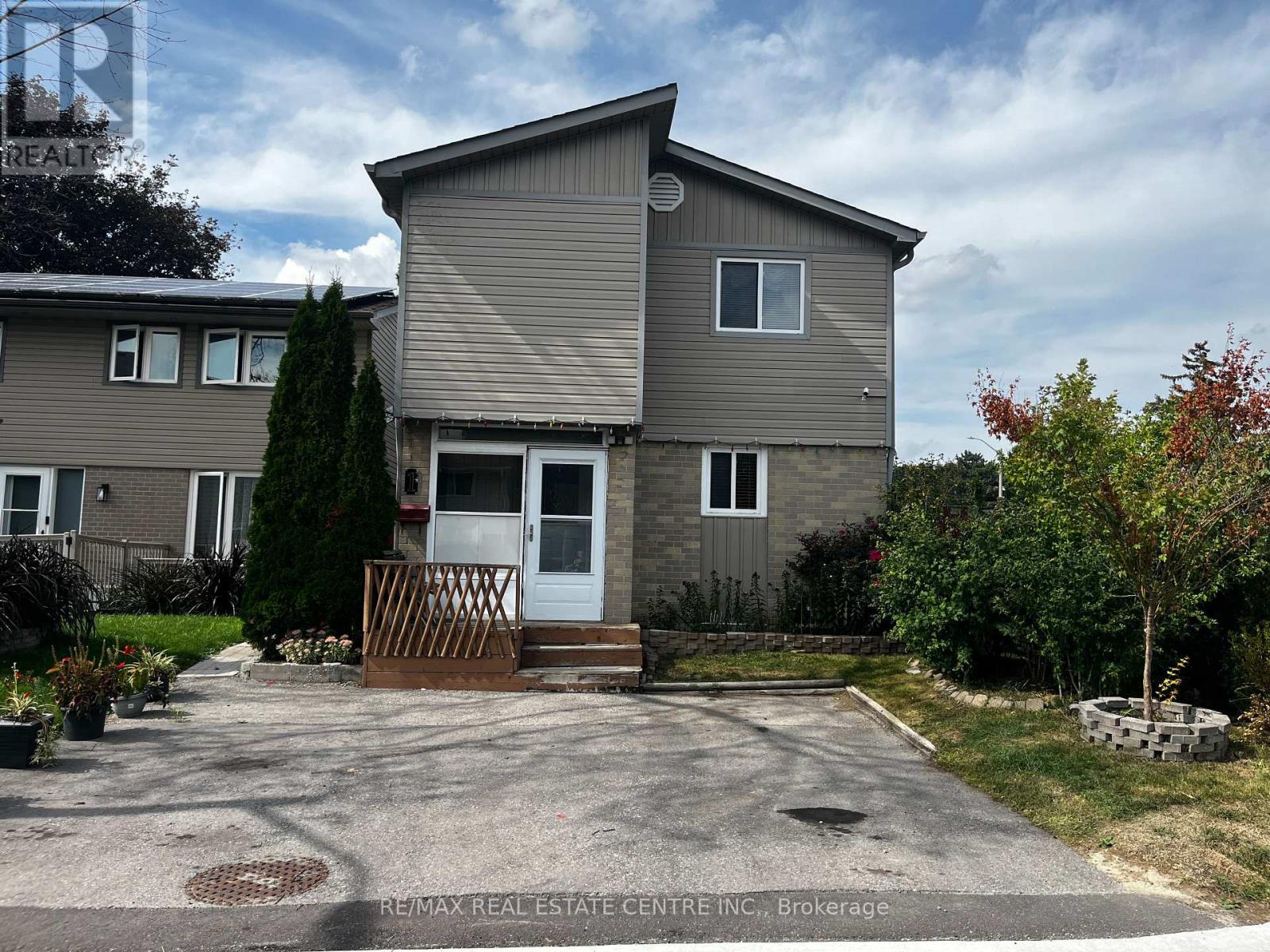 1 HAWKINS COURT, Brampton, Ontario