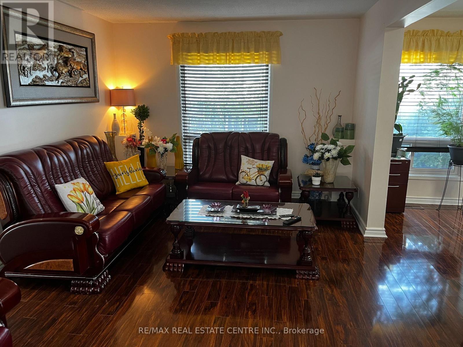 1 Hawkins Court, Brampton, Ontario  L6S 2N7 - Photo 11 - W13858138