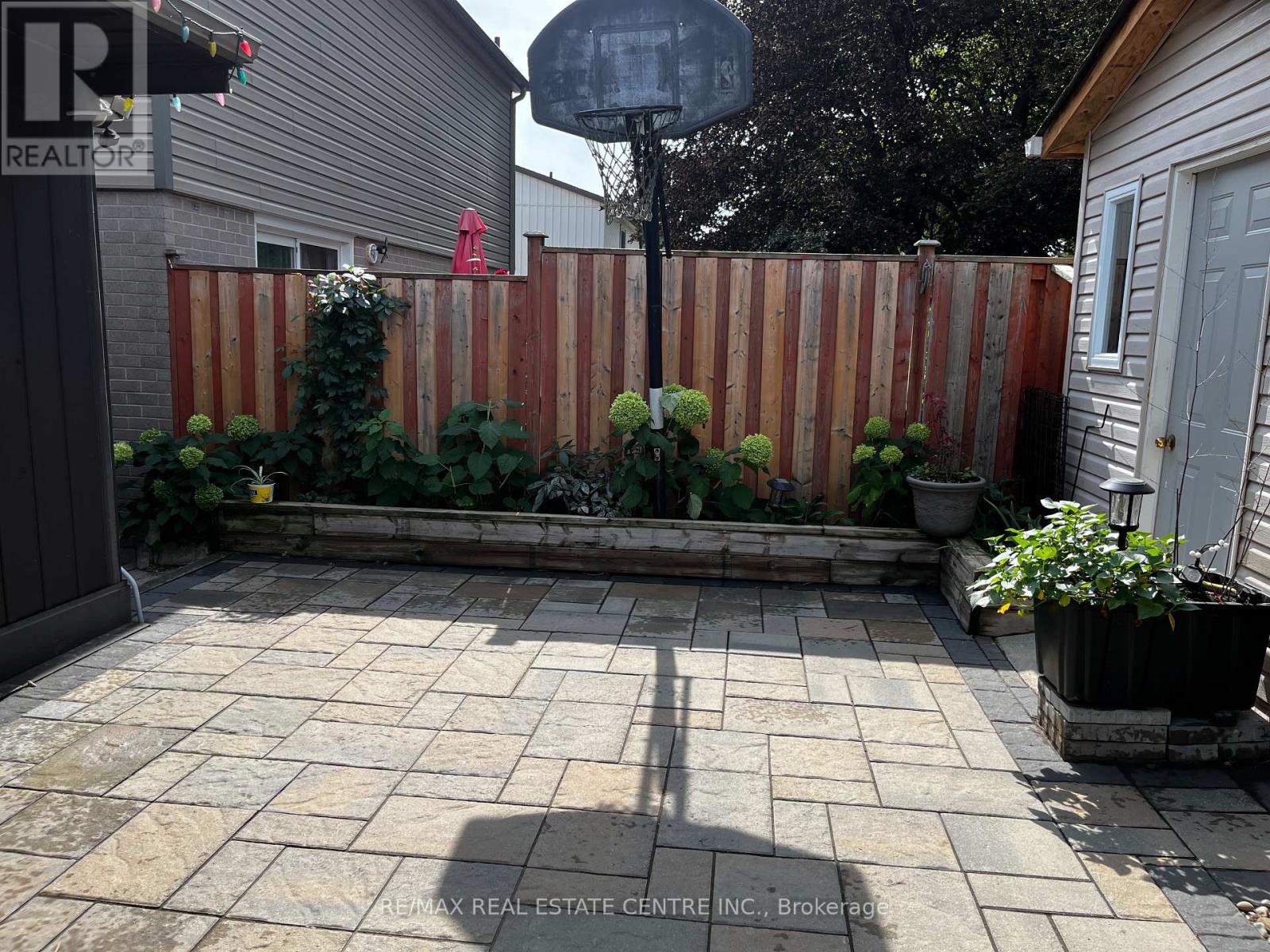 1 Hawkins Court, Brampton, Ontario  L6S 2N7 - Photo 34 - W13858138