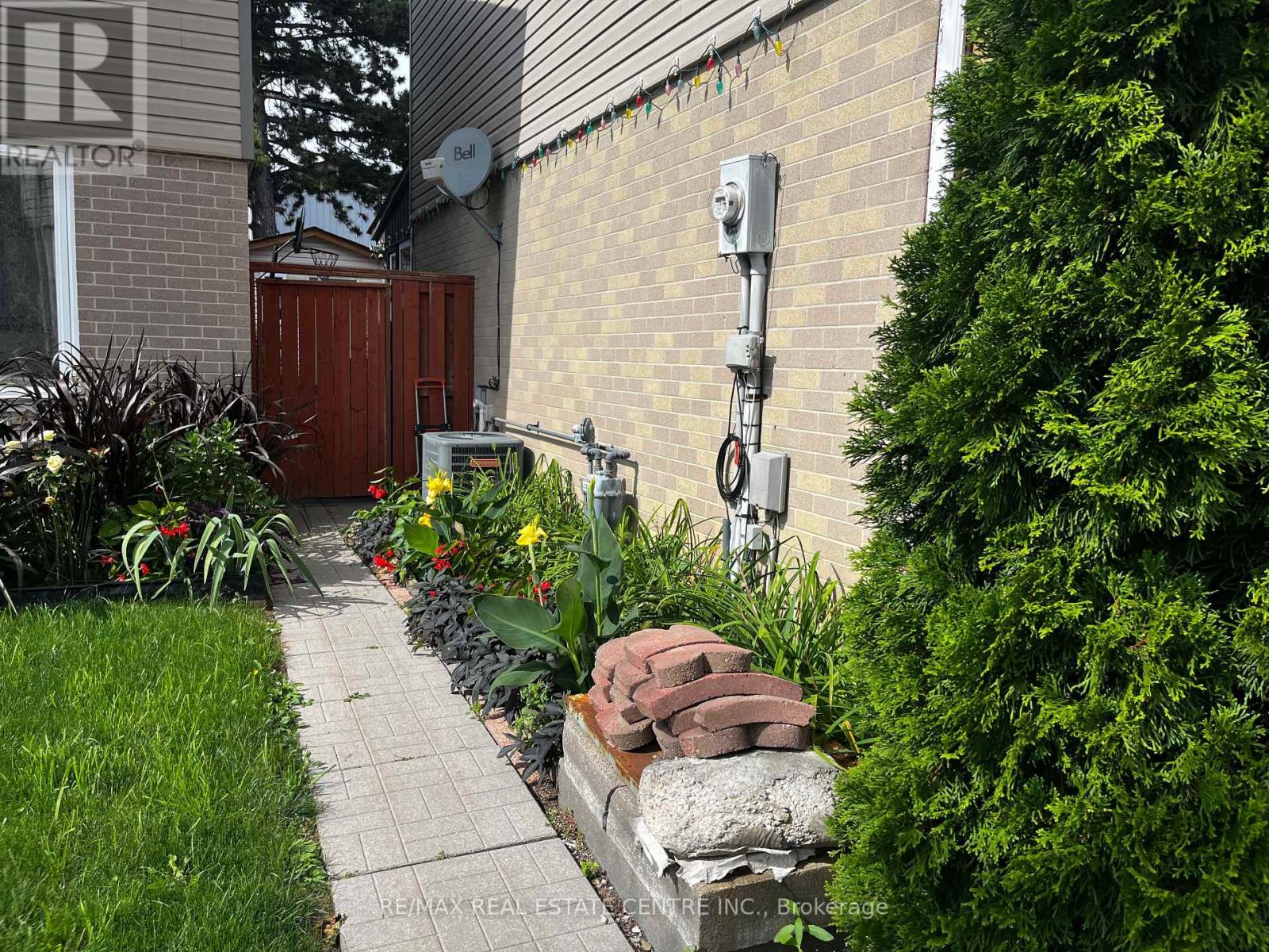 1 Hawkins Court, Brampton, Ontario  L6S 2N7 - Photo 46 - W13858138