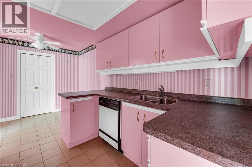 2121 Lakeshore Road Unit# 404, Burlington, Ontario  L7R 1C9 - Photo 16 - 40867091