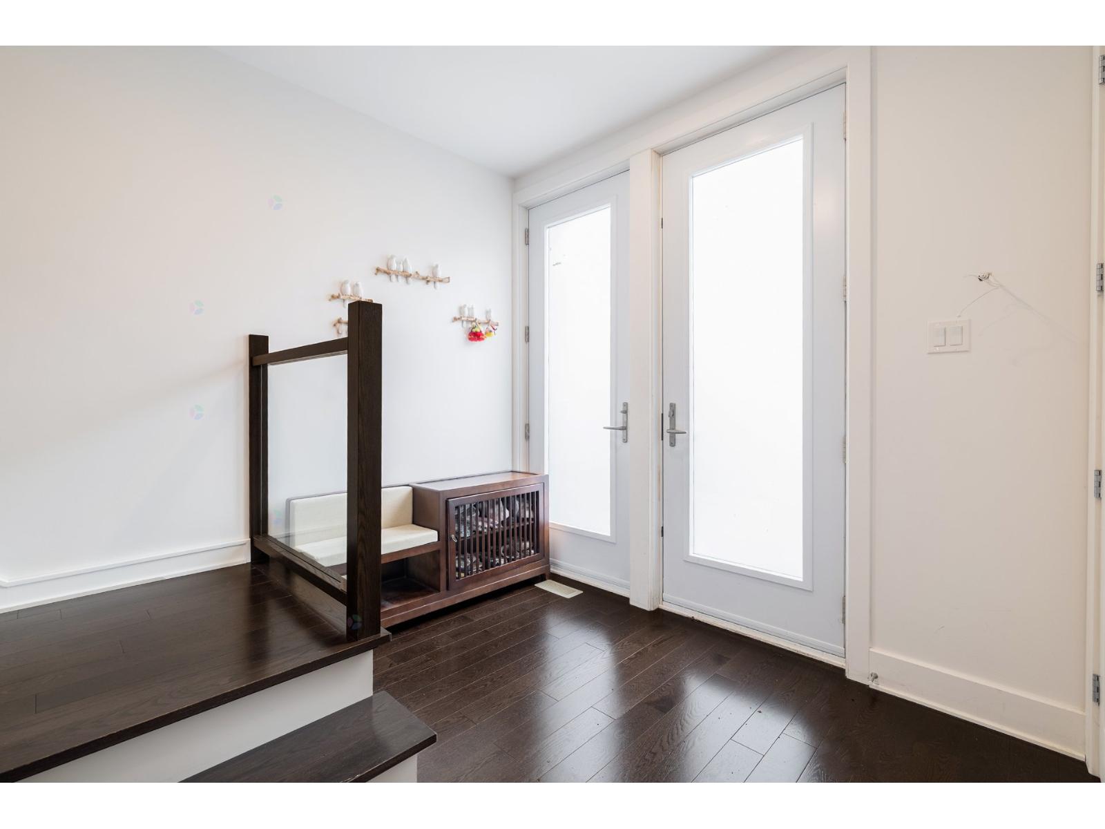 4715 Av. Dornal Montréal (Côte-des-Neiges/Notre-Dame-de-Grâce) Quebec Canada H3W1V7 3
