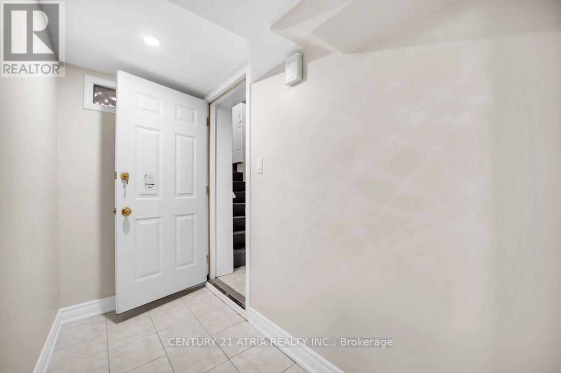 Basement - 38 Pickett Crescent, Richmond Hill, Ontario  L4C 9L3 - Photo 4 - N13858190