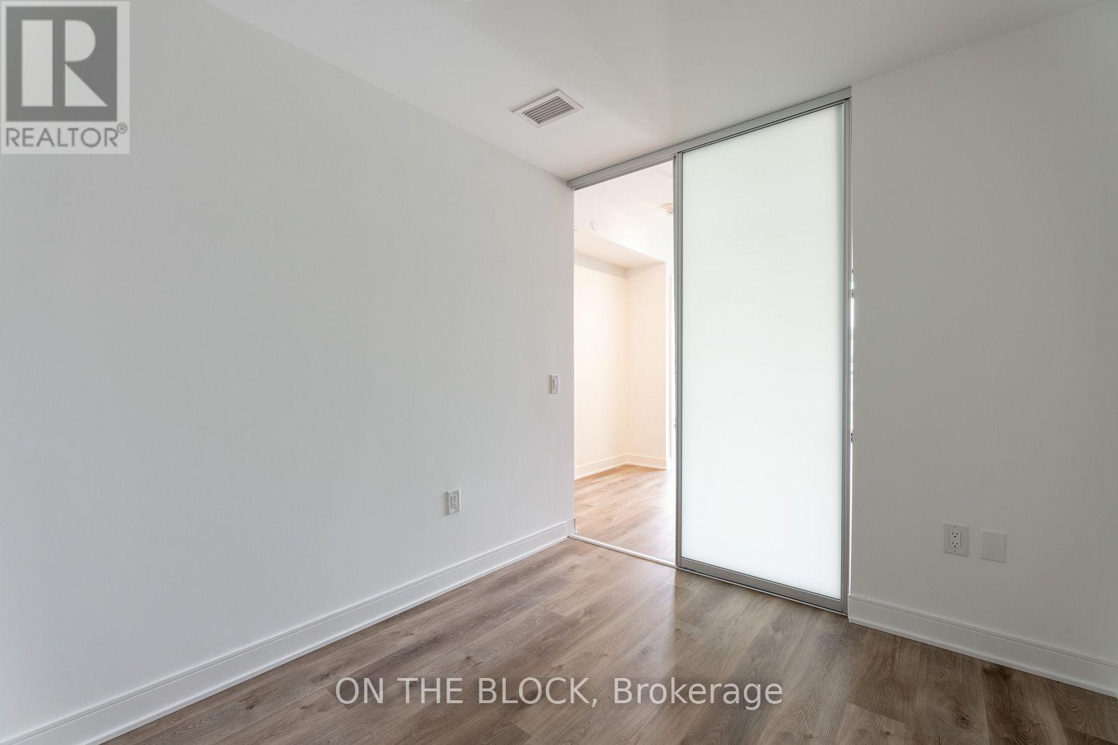 913 - 86 Dundas Street E, Mississauga, Ontario  L5A 1W4 - Photo 12 - W13858204