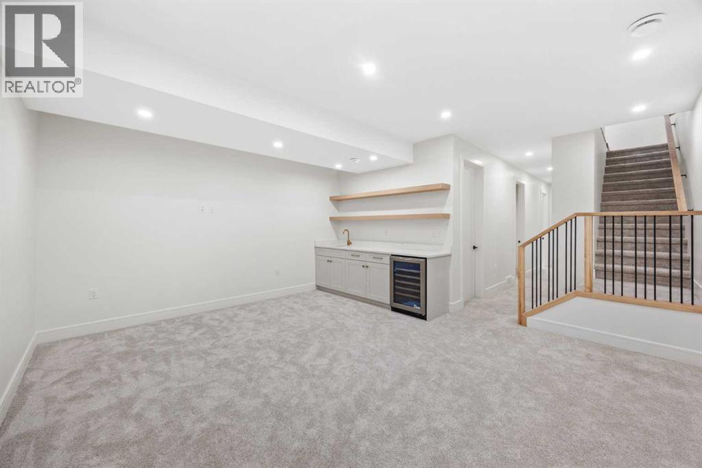 1908 5 Street NE