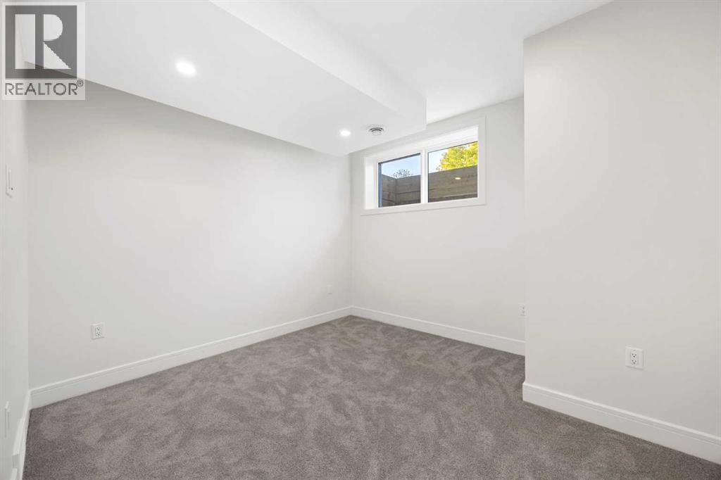 1908 5 Street NE