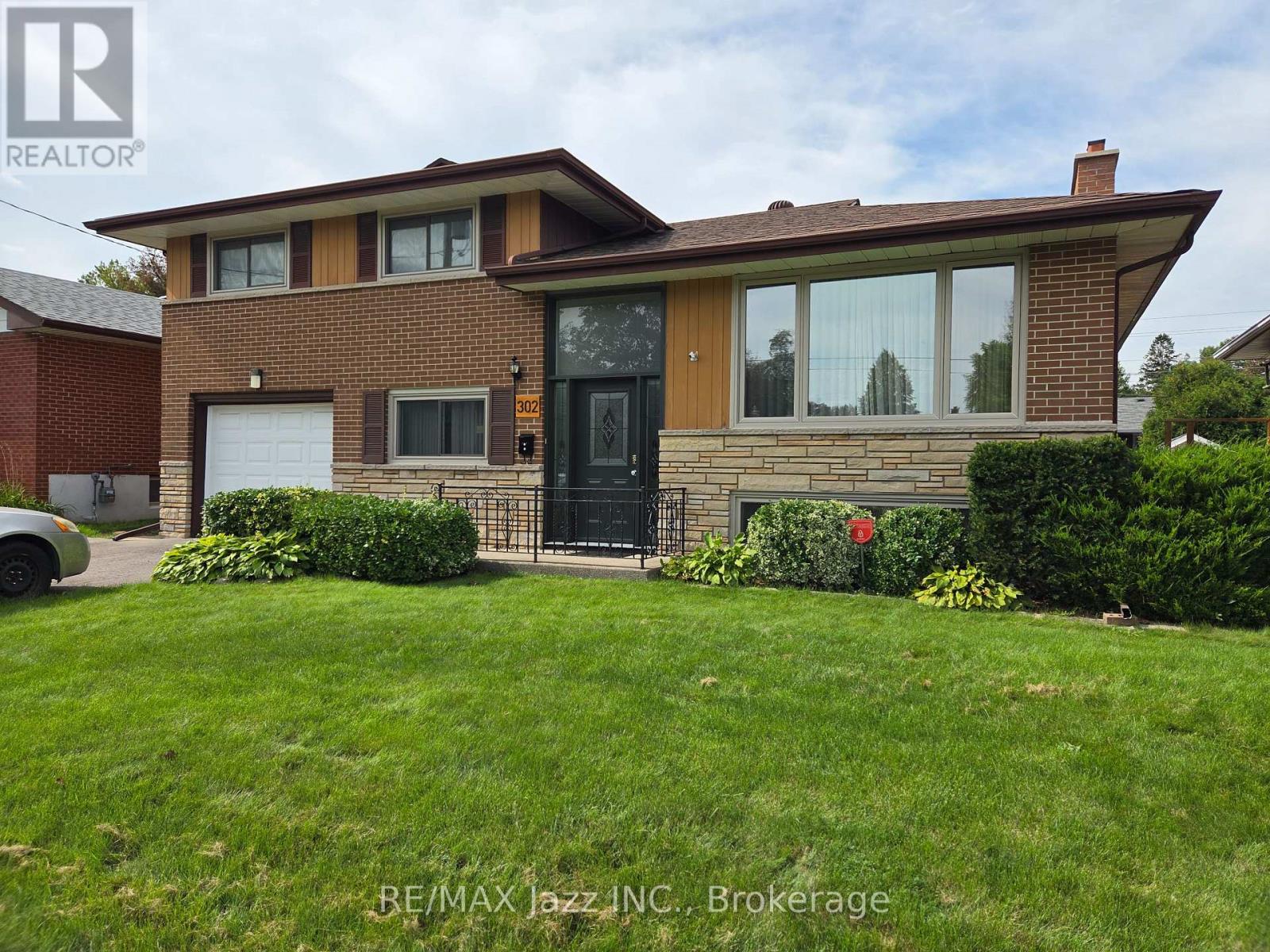 302 POPLAR STREET, Oshawa, Ontario