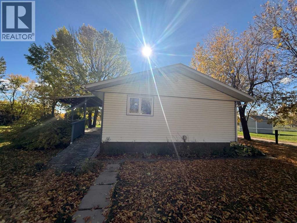4925 52 Avenue, Eaglesham, Alberta  T0H 1H0 - Photo 15 - A2348868