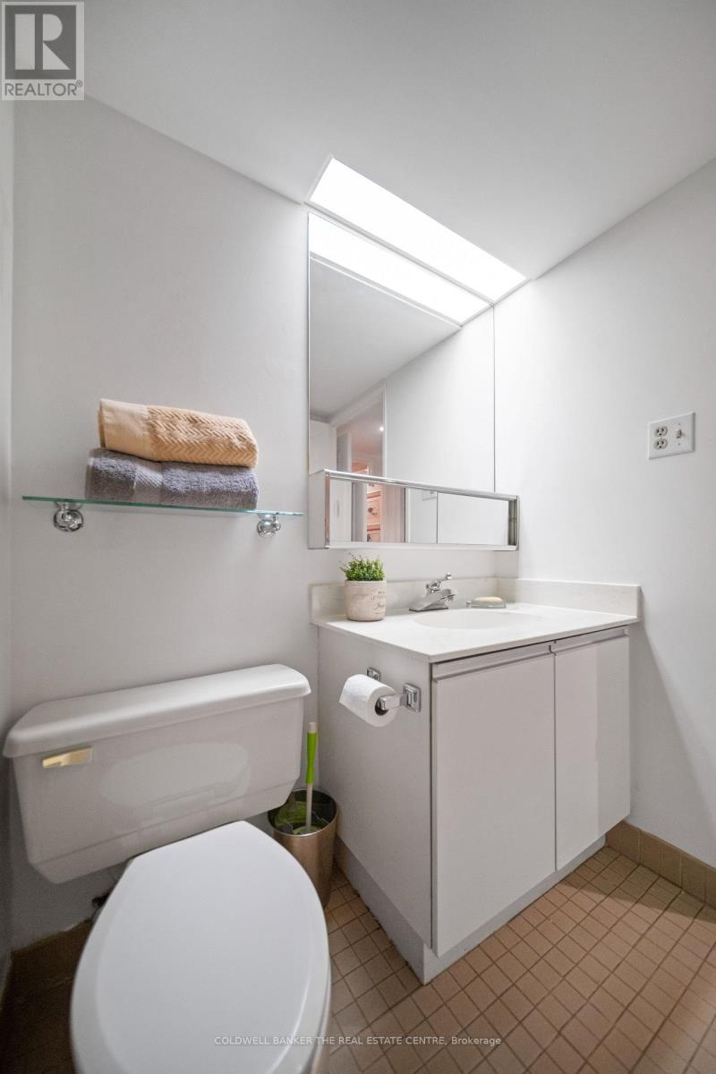 1007 - 701 King Street W, Toronto, Ontario  M5V 2W7 - Photo 37 - C13858266