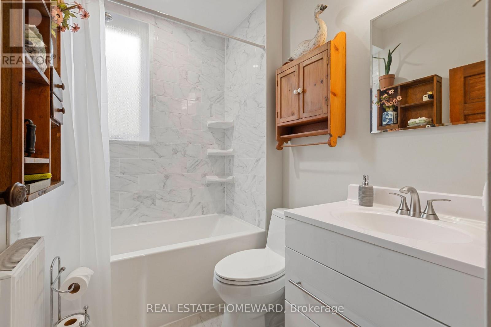 174 Heward Avenue, Toronto, Ontario  M4M 2T7 - Photo 21 - E13858282