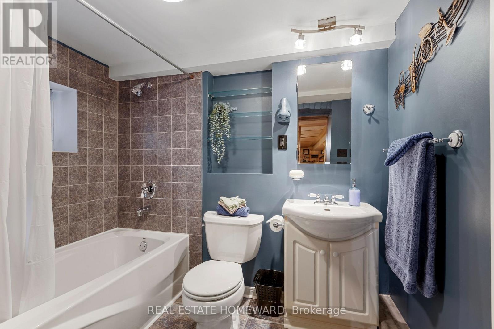 174 Heward Avenue, Toronto, Ontario  M4M 2T7 - Photo 34 - E13858282