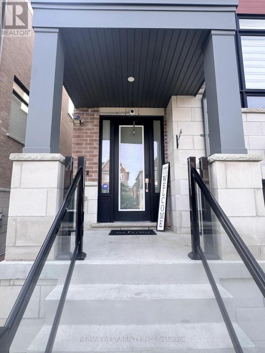 125 Farooq Boulevard, Vaughan, Ontario  L4H 5G3 - Photo 3 - N13858218