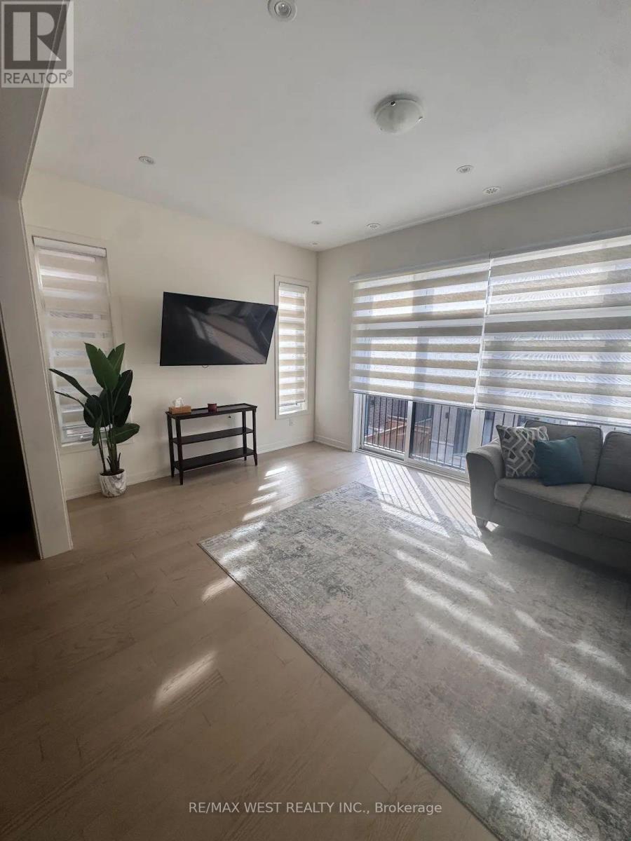 125 Farooq Boulevard, Vaughan, Ontario  L4H 5G3 - Photo 8 - N13858218