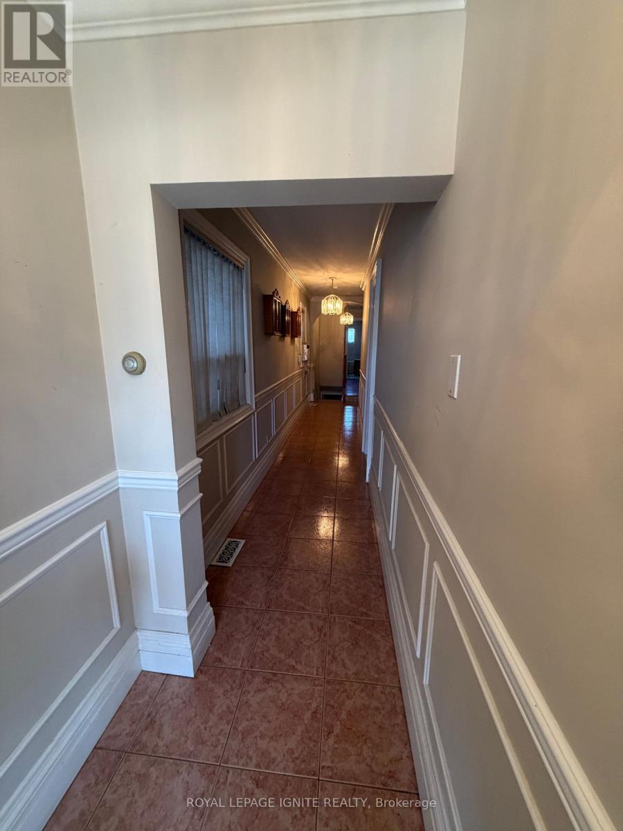40 Avon Avenue, Toronto, Ontario  M6N 3W7 - Photo 13 - W13843086