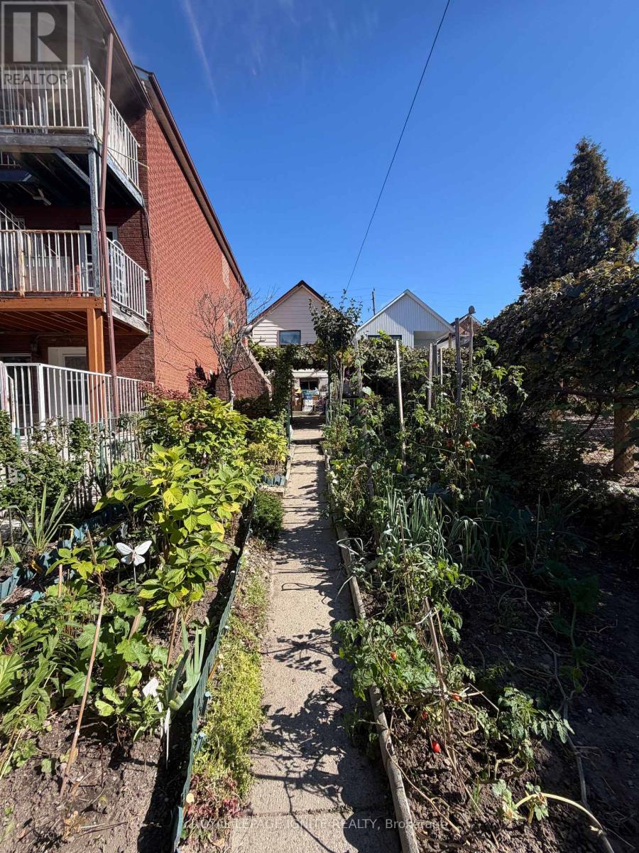 40 Avon Avenue, Toronto, Ontario  M6N 3W7 - Photo 2 - W13843086