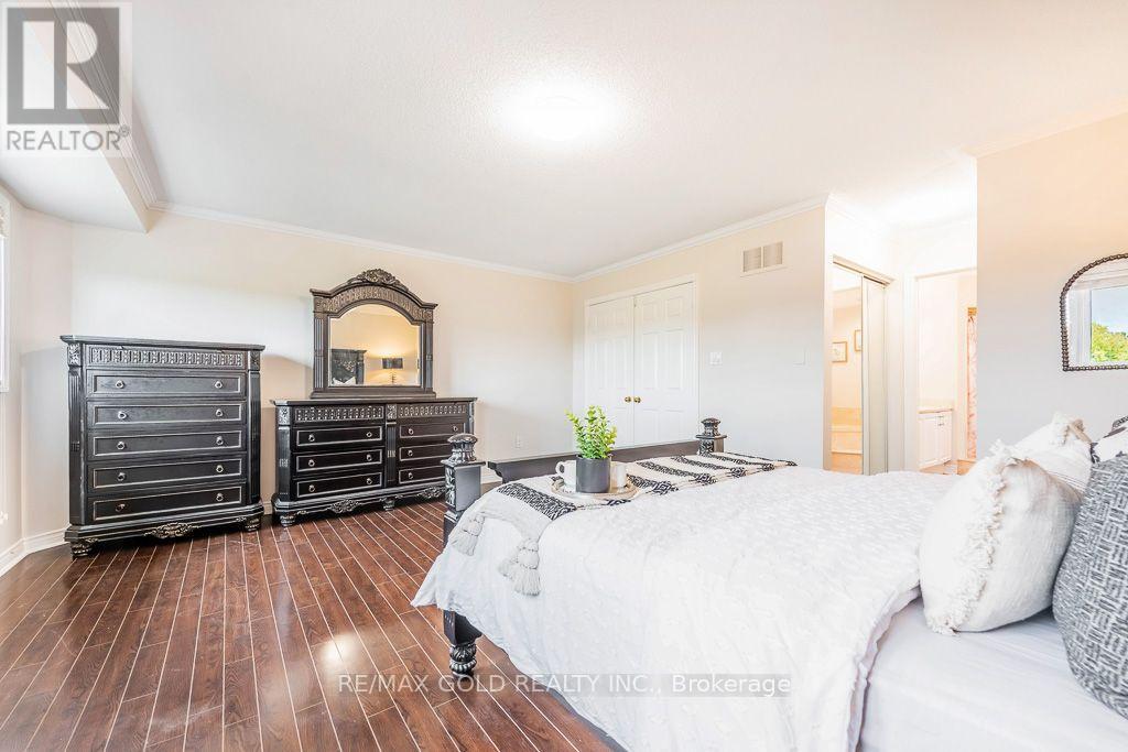 1361 Daniel Creek Road, Mississauga, Ontario  L5V 1V3 - Photo 25 - W13857266