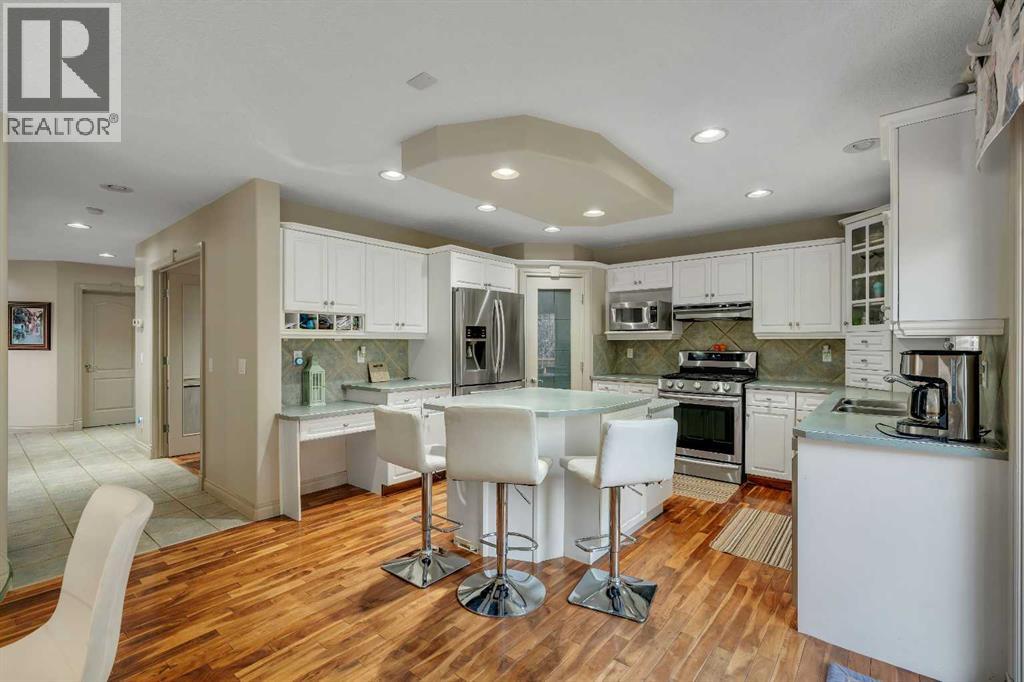 11 Tuscany Ridge Park NW, Calgary, Alberta  T3L 2H7 - Photo 12 - A2335863