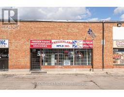3 - 8 STRATHEARN AVENUE, Brampton, Ontario