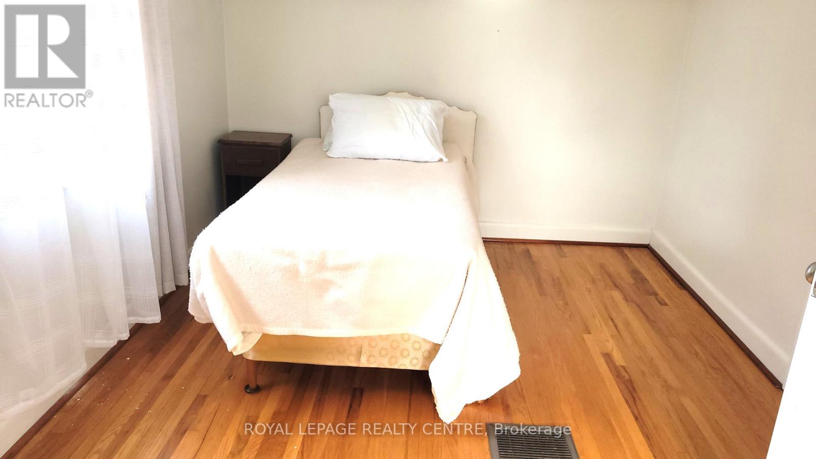 7 Earl Street, Mississauga, Ontario  L5M 1N6 - Photo 12 - W13858262