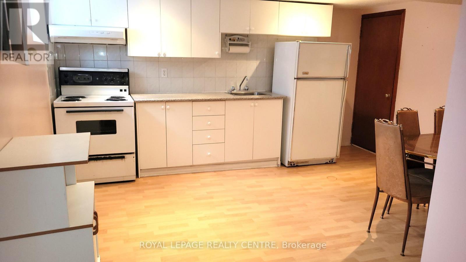 7 Earl Street, Mississauga, Ontario  L5M 1N6 - Photo 14 - W13858262