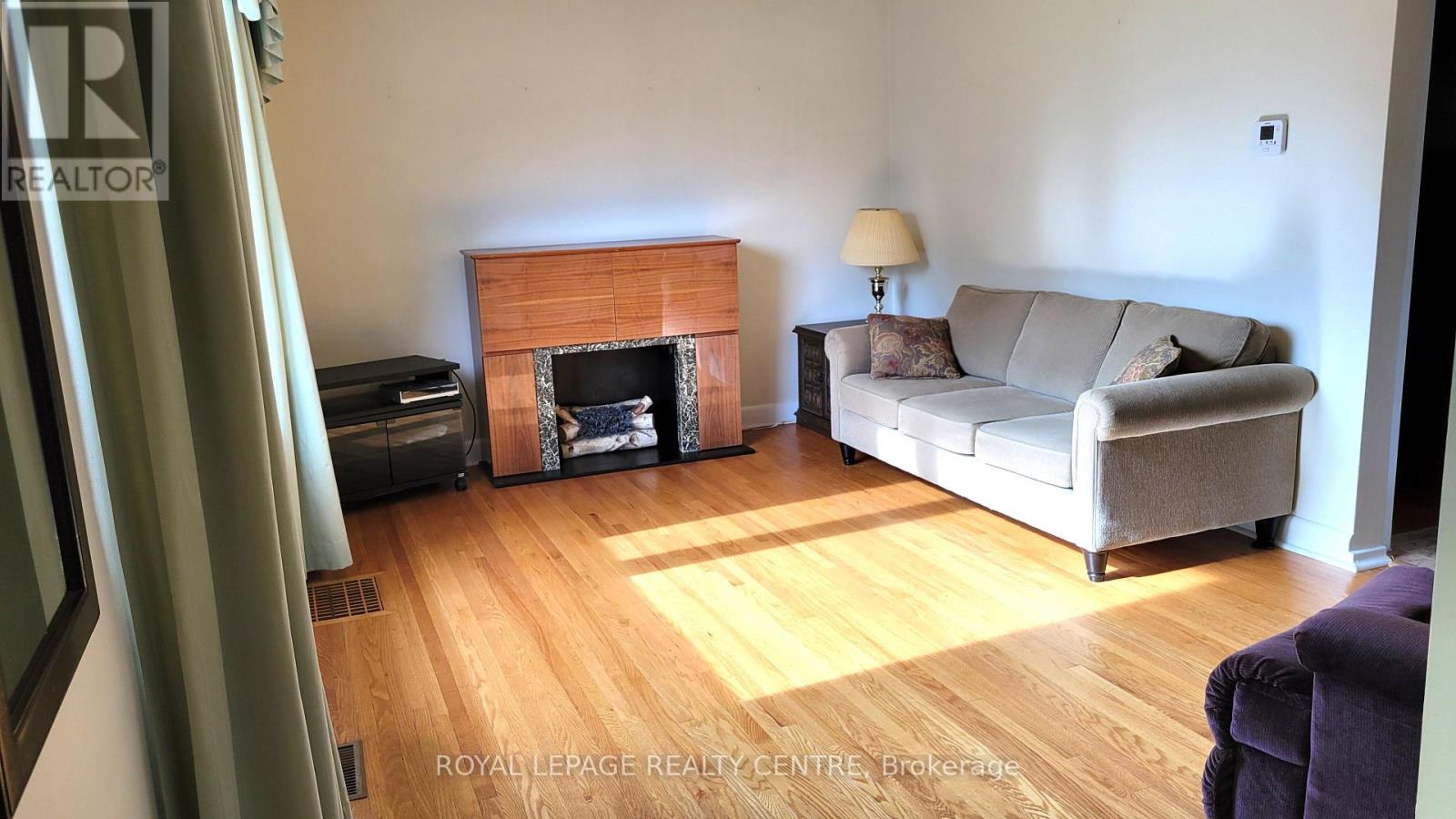7 Earl Street, Mississauga, Ontario  L5M 1N6 - Photo 3 - W13858262