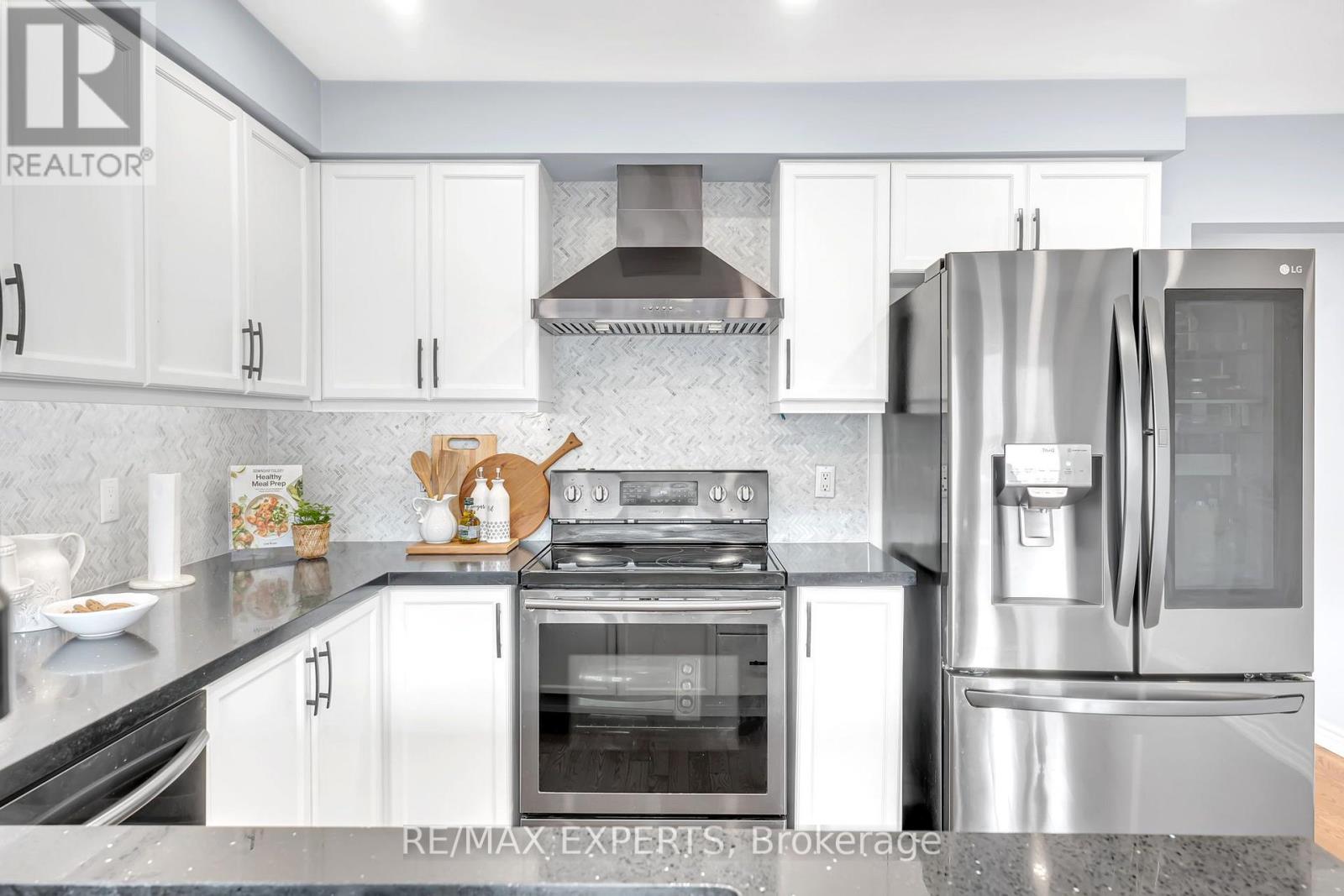 836 St Clarens Avenue, Toronto, Ontario  M6H 3X6 - Photo 13 - W13858270