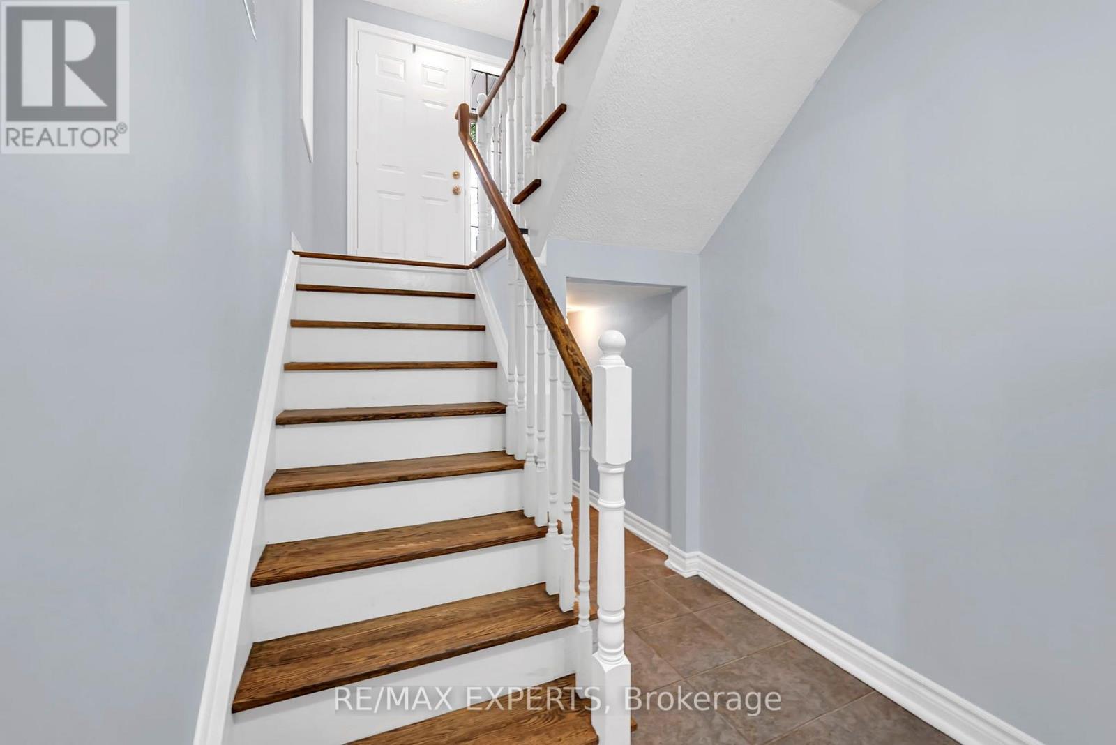 836 St Clarens Avenue, Toronto, Ontario  M6H 3X6 - Photo 15 - W13858270