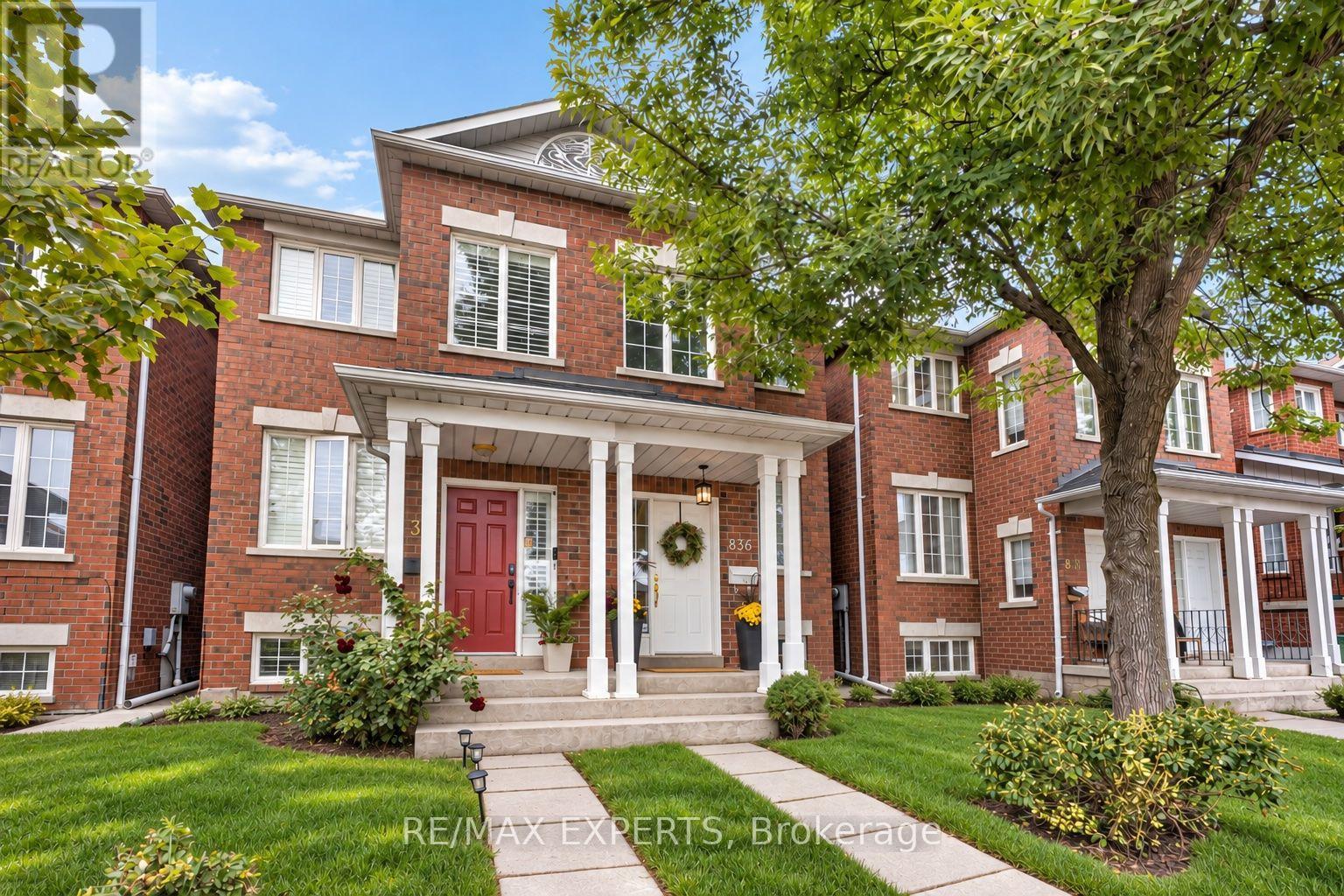 836 St Clarens Avenue, Toronto, Ontario  M6H 3X6 - Photo 2 - W13858270