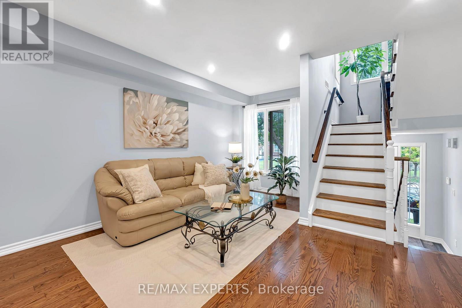 836 St Clarens Avenue, Toronto, Ontario  M6H 3X6 - Photo 6 - W13858270
