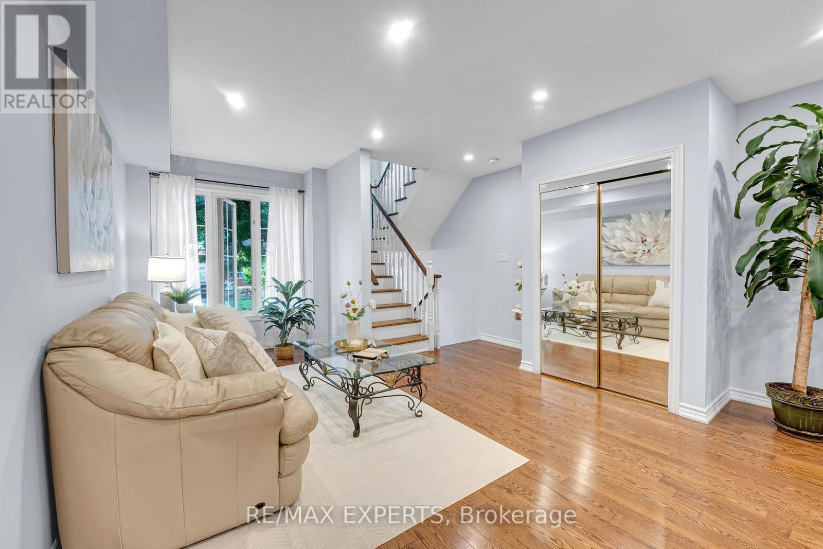 836 St Clarens Avenue, Toronto, Ontario  M6H 3X6 - Photo 7 - W13858270