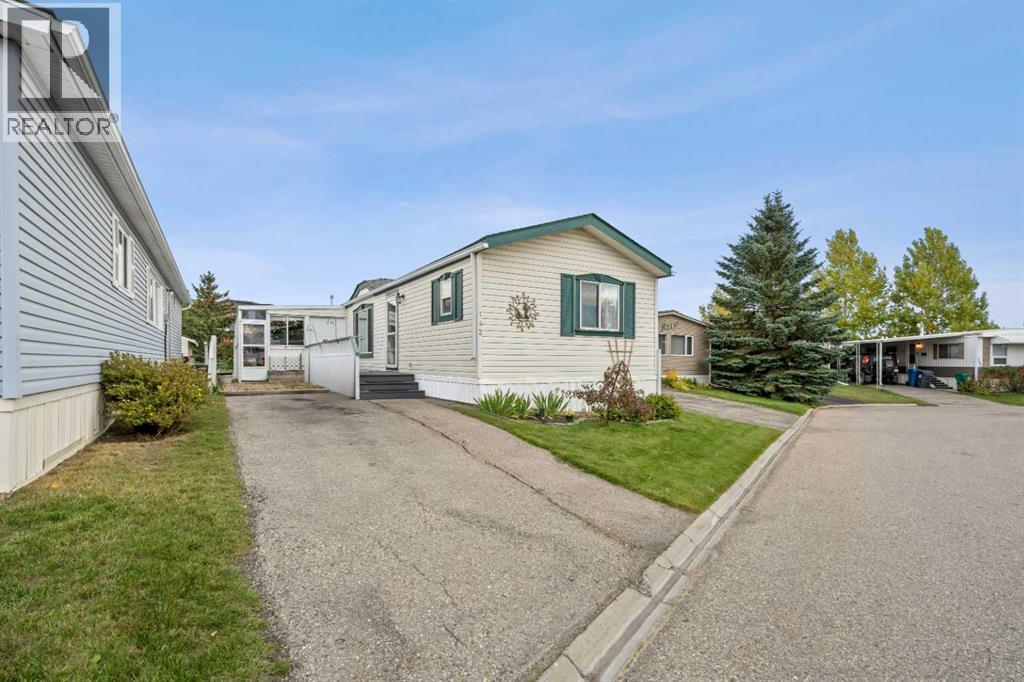 142, 99 Arbour Lake Road, Calgary, Alberta  T3G 4E4 - Photo 2 - A2348825