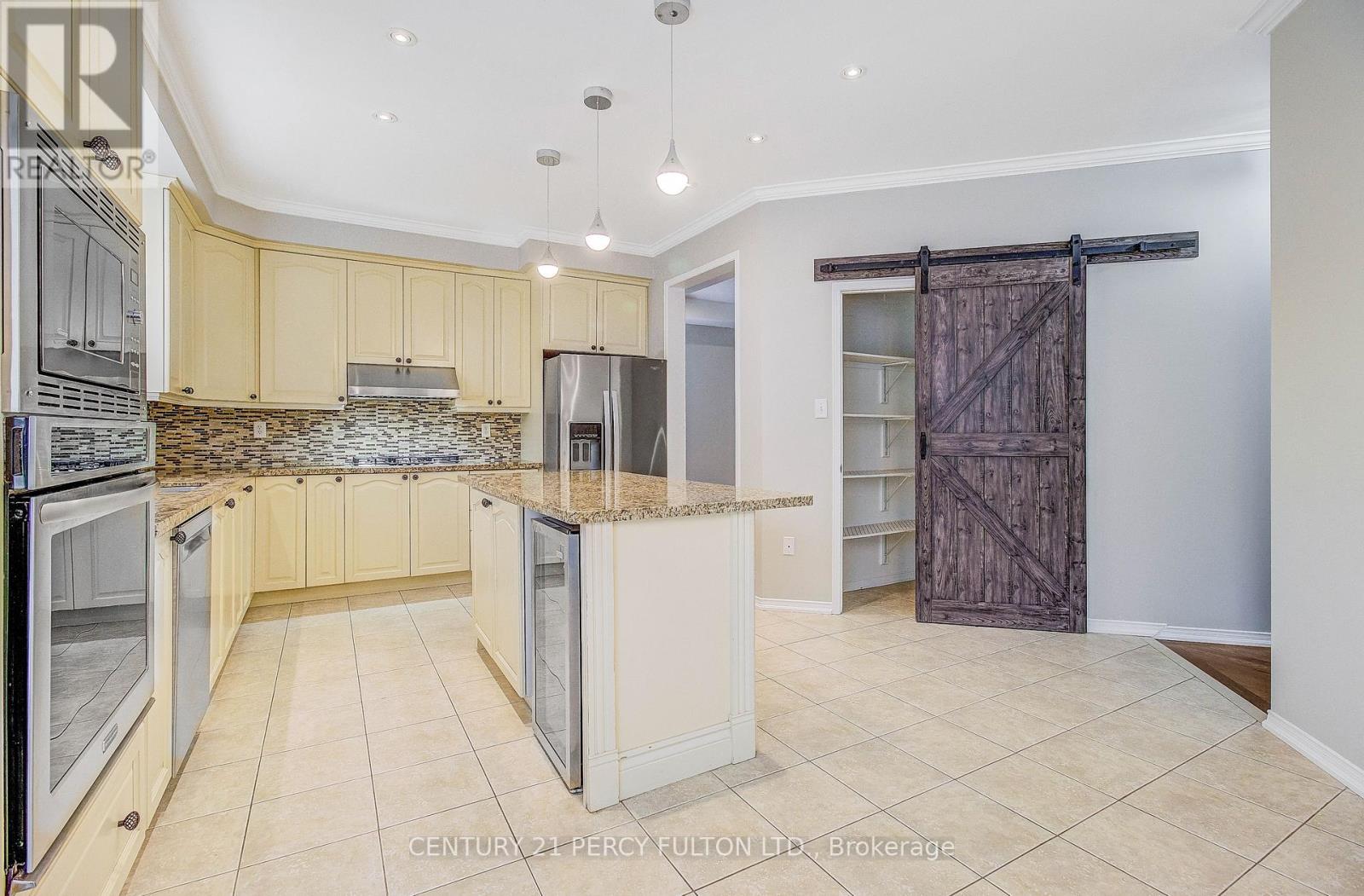 24 Bellhouse Place, Whitby, Ontario  L1M 0G6 - Photo 12 - E13858338