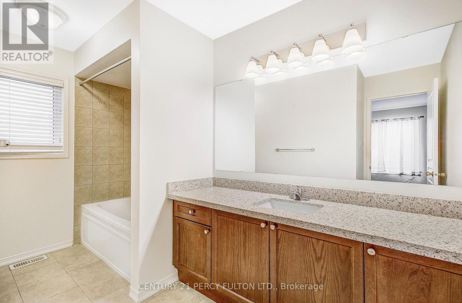 24 Bellhouse Place, Whitby, Ontario  L1M 0G6 - Photo 34 - E13858338