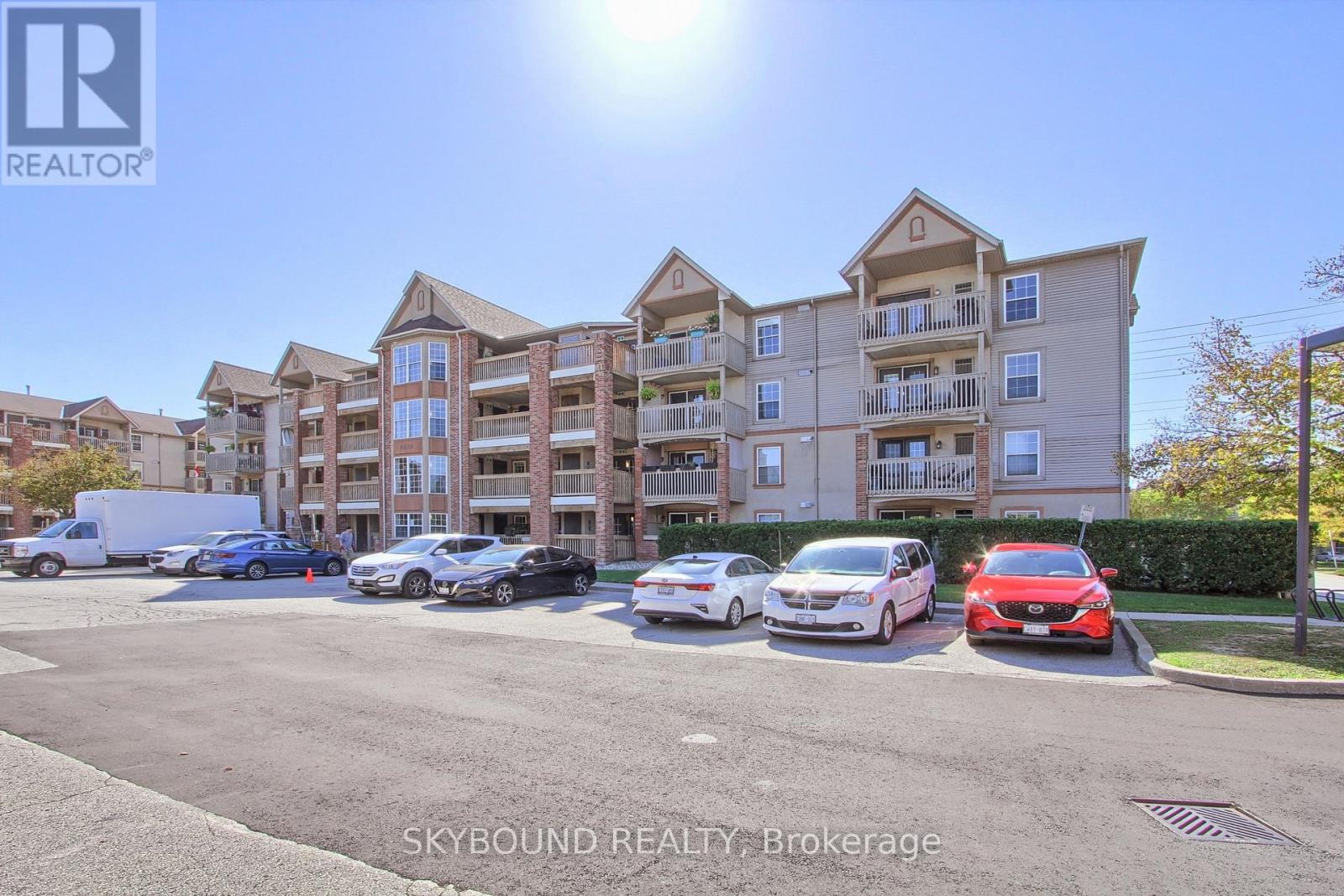 302 - 4003 Kilmer Drive, Burlington, Ontario  L7M 4M1 - Photo 1 - W13858380