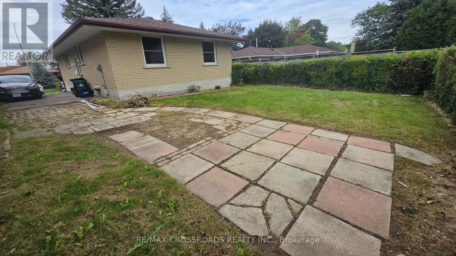 106 KIMBERLY CRESCENT