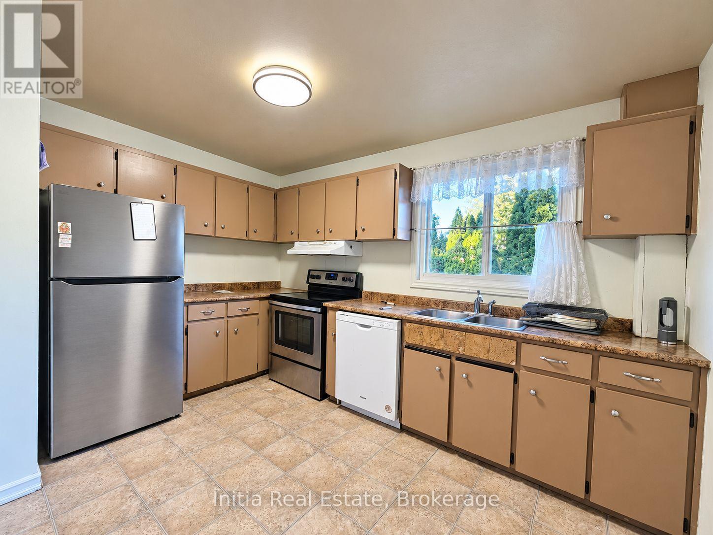 8370 Gregory Place, Windsor, Ontario  N8S 4N4 - Photo 8 - X13858356
