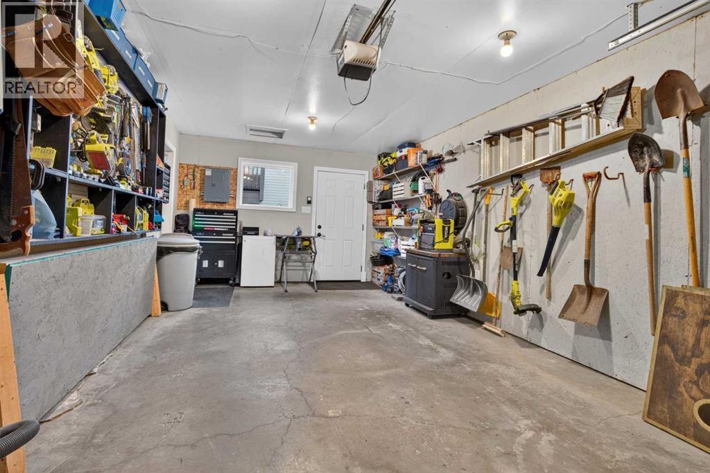 108 Tamarack Road, Three Hills, Alberta  T0M 2A0 - Photo 37 - A2348870